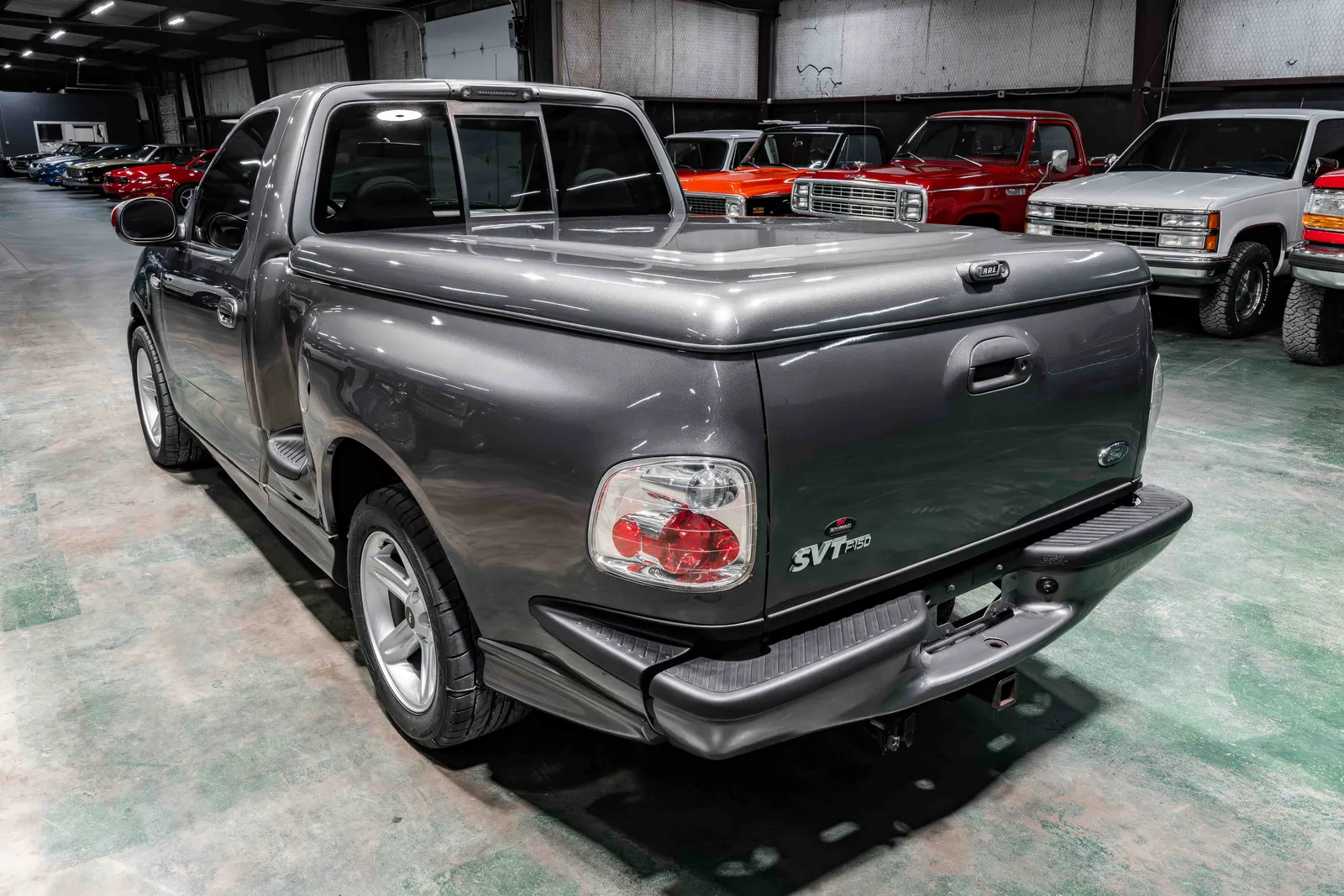 2_2004-Ford-Lightning-Dark Shadow Gray-A17613-39.jpg